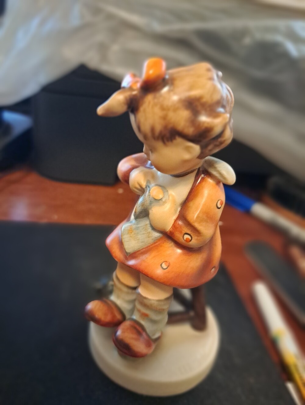 Goebel Hummel Mother's Helper TMK2 Full Bee #133 Excellent 5" - Picture 8 of 9
